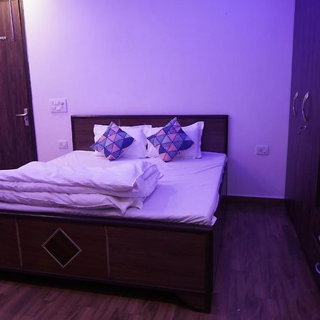 Own Stay New Delhi Buitenkant foto