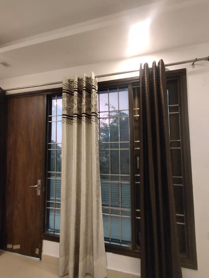 Own Stay New Delhi Buitenkant foto
