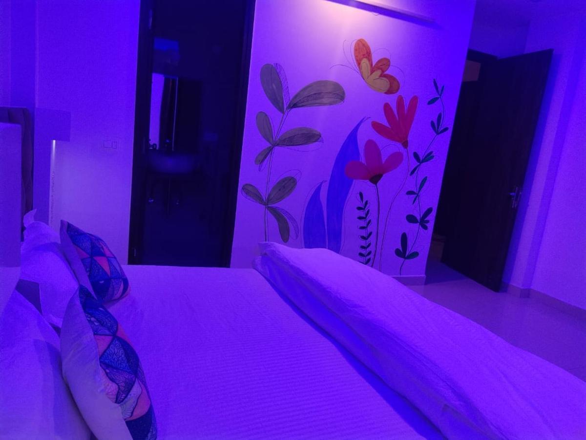 Own Stay New Delhi Buitenkant foto