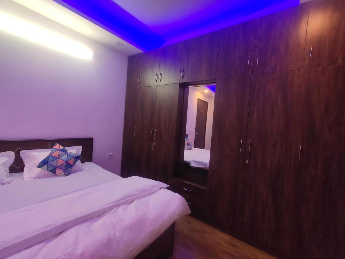 Own Stay New Delhi Buitenkant foto