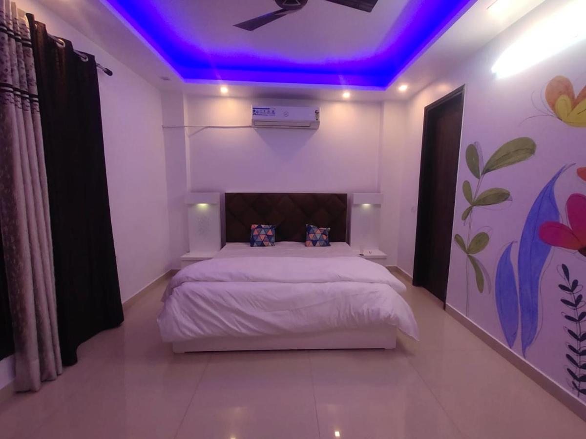 Own Stay New Delhi Buitenkant foto