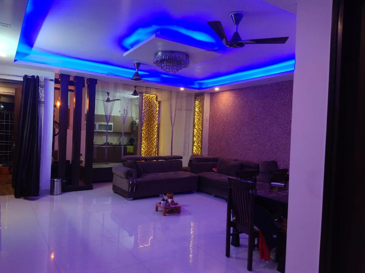 Own Stay New Delhi Buitenkant foto