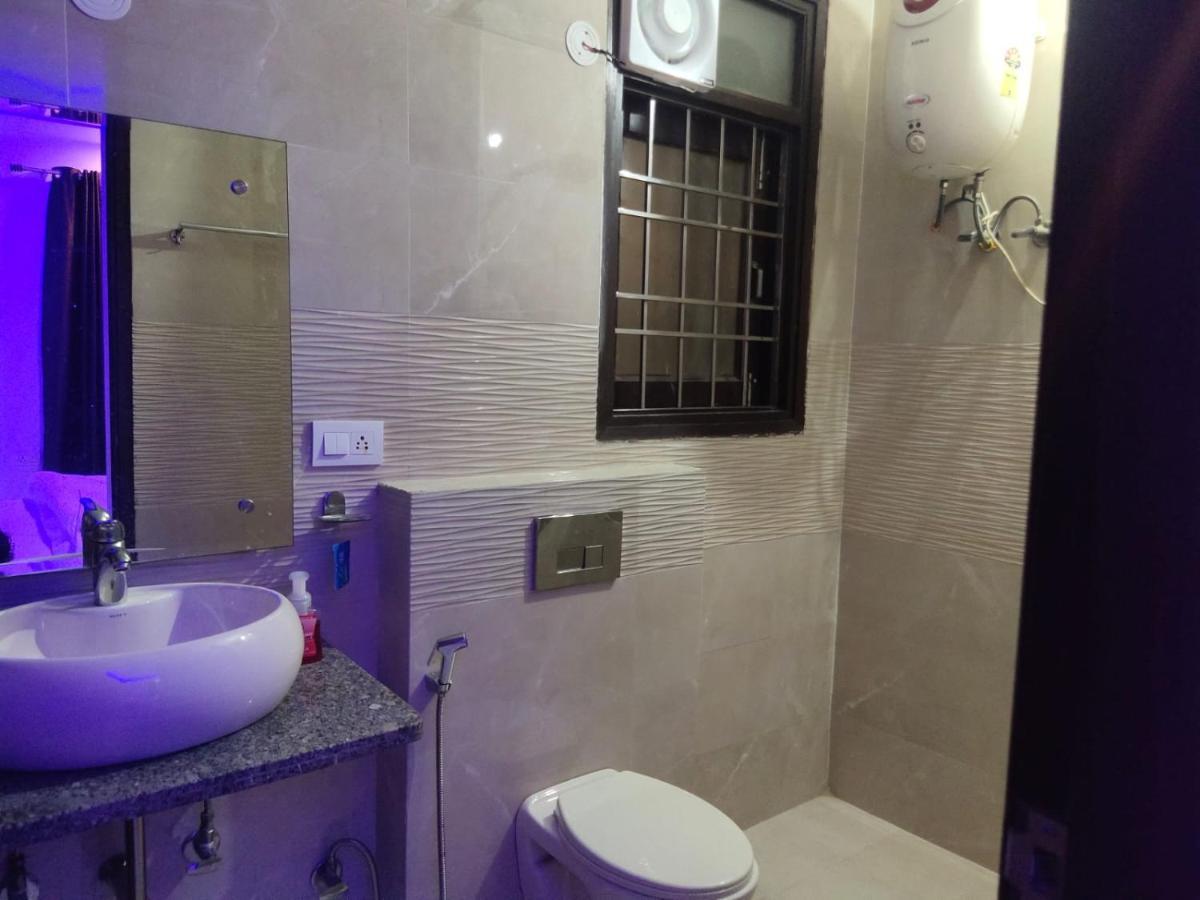 Own Stay New Delhi Buitenkant foto