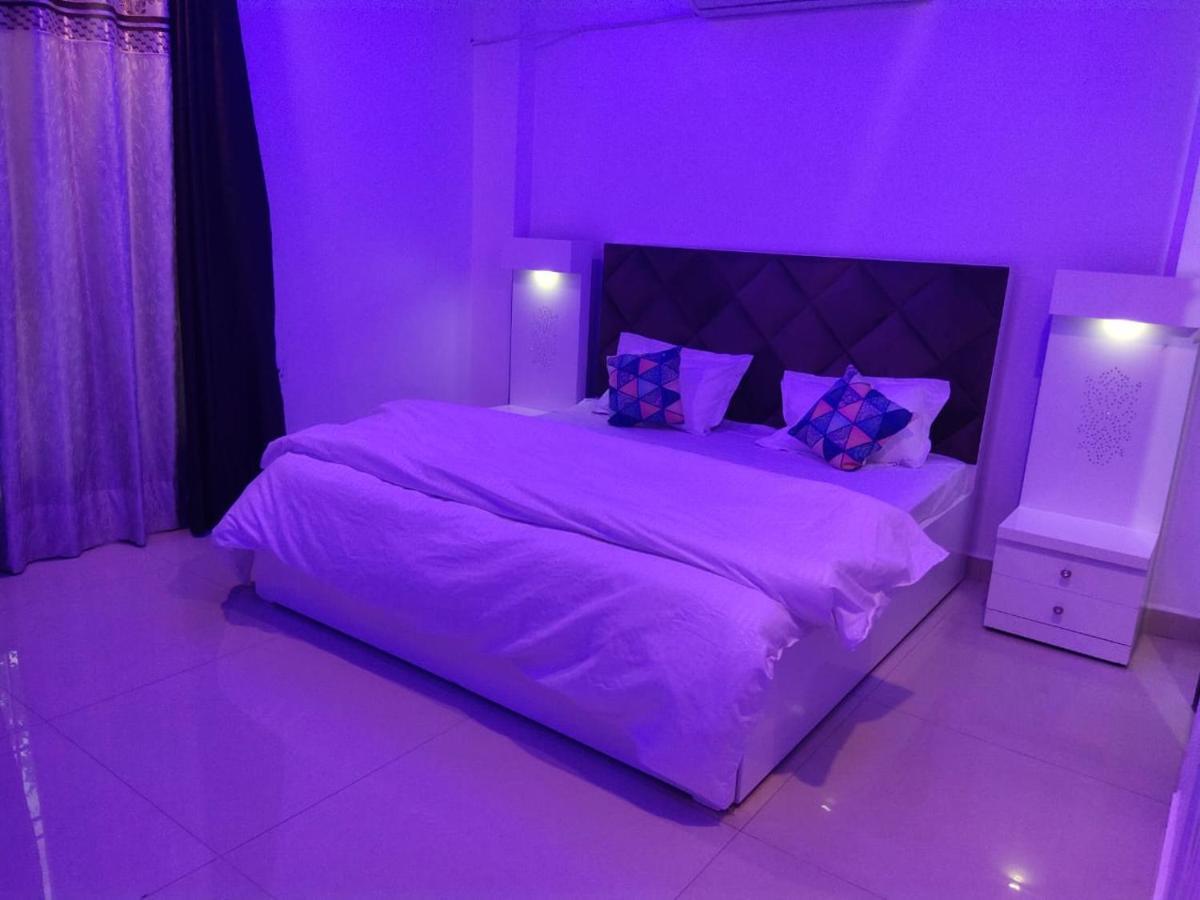 Own Stay New Delhi Buitenkant foto