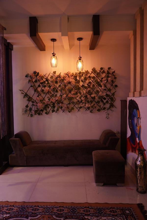 Own Stay New Delhi Buitenkant foto