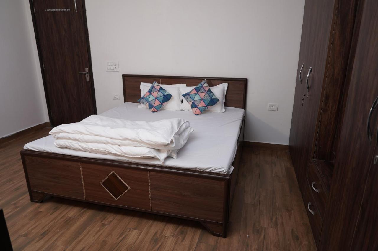 Own Stay New Delhi Buitenkant foto