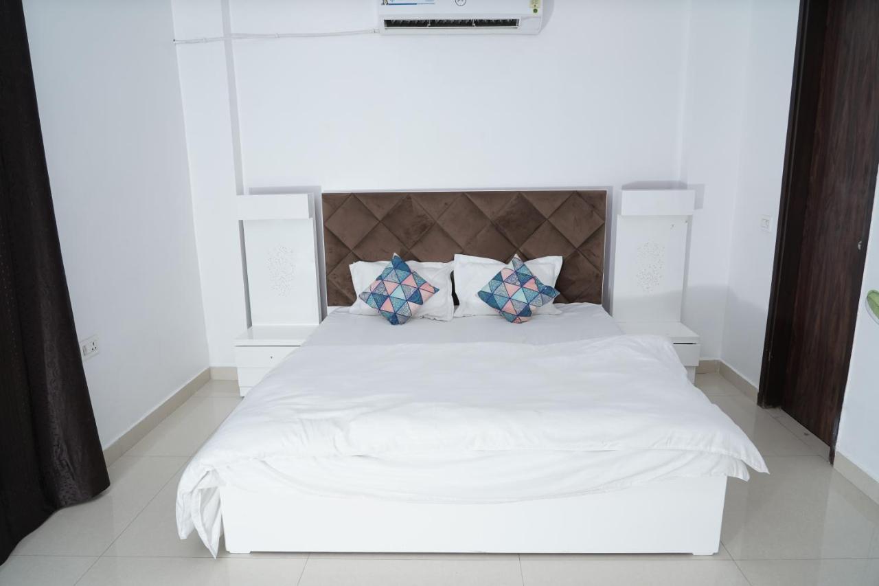Own Stay New Delhi Buitenkant foto