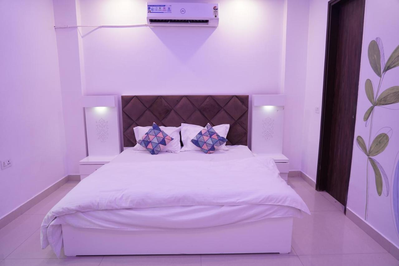 Own Stay New Delhi Buitenkant foto