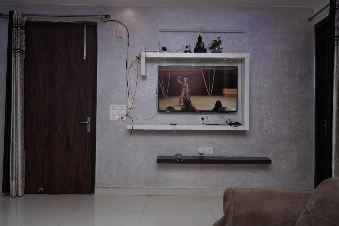 Own Stay New Delhi Buitenkant foto