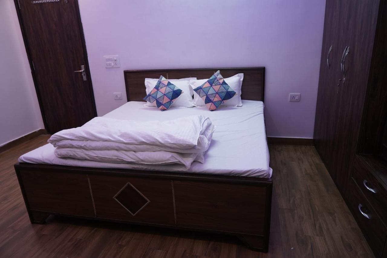 Own Stay New Delhi Buitenkant foto