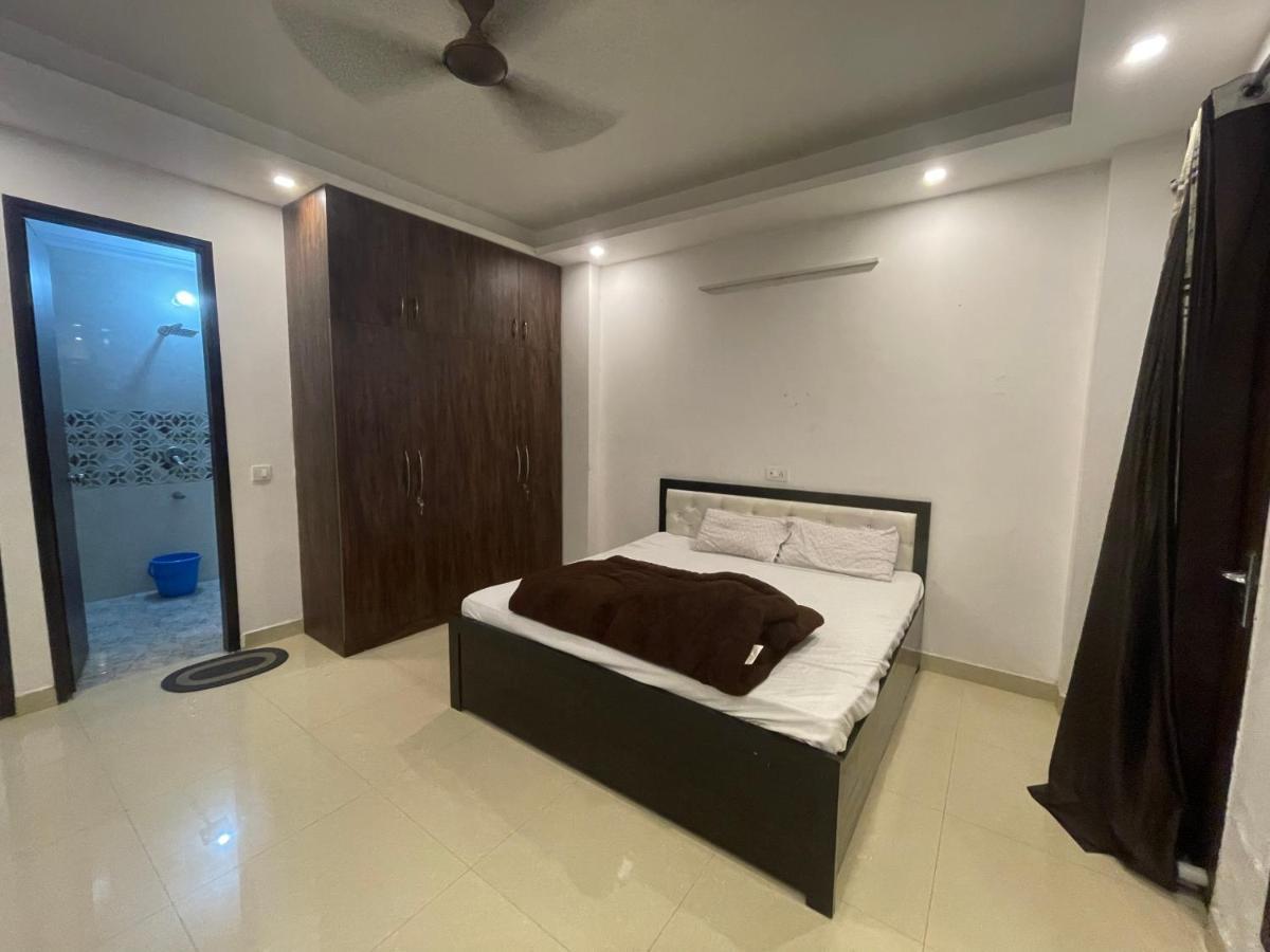 Own Stay New Delhi Buitenkant foto