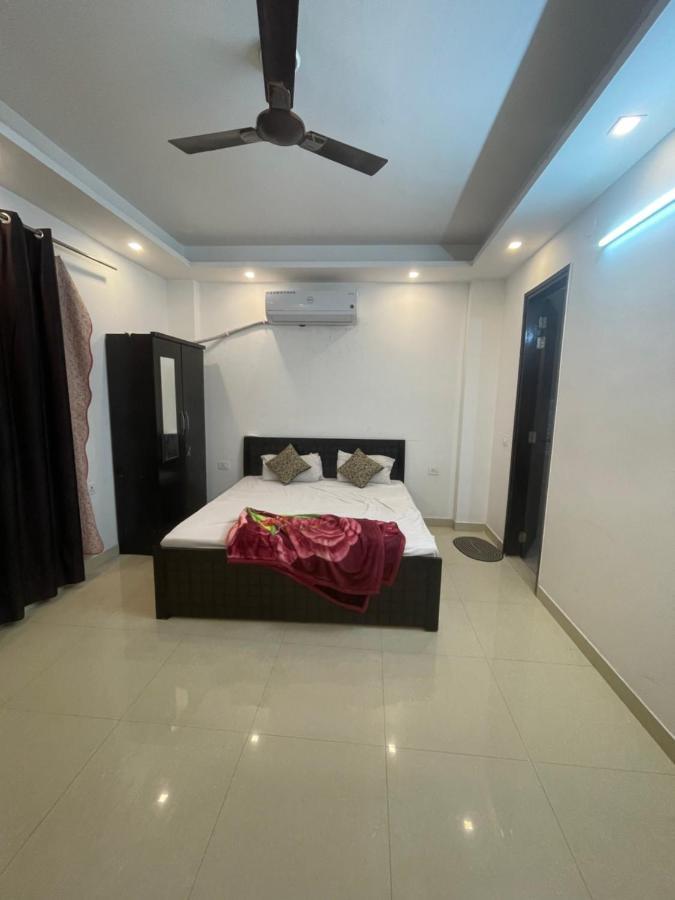 Own Stay New Delhi Buitenkant foto